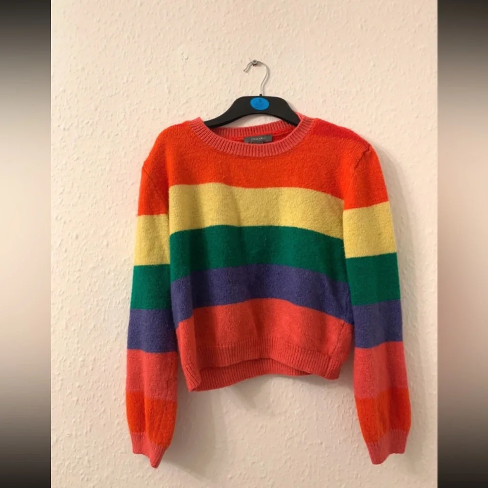 Size medium rainbow jumper - Picture 1 of 4